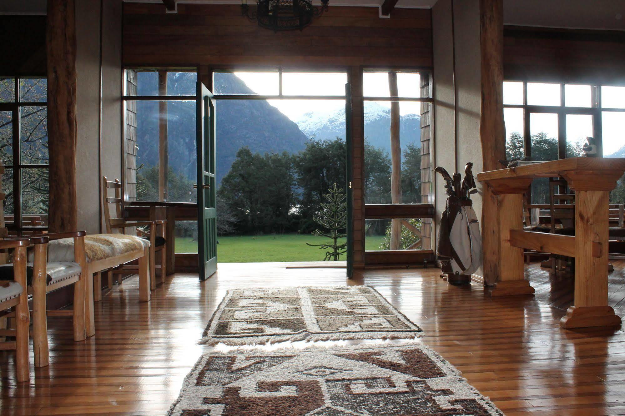 Mitico Puelo Lodge Las Gualas Exterior photo